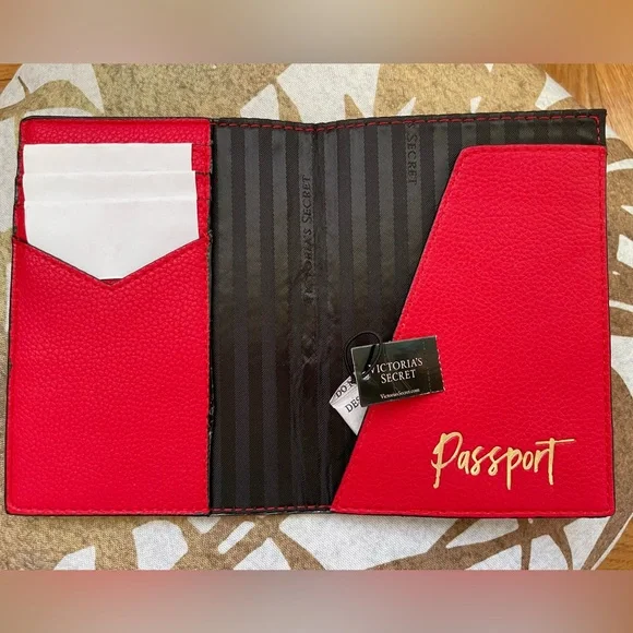 PINK VICTORIA’S SECRET GOLD STUDDED PASSPORT ID HOLDER 💋 - Picture 6 of 7